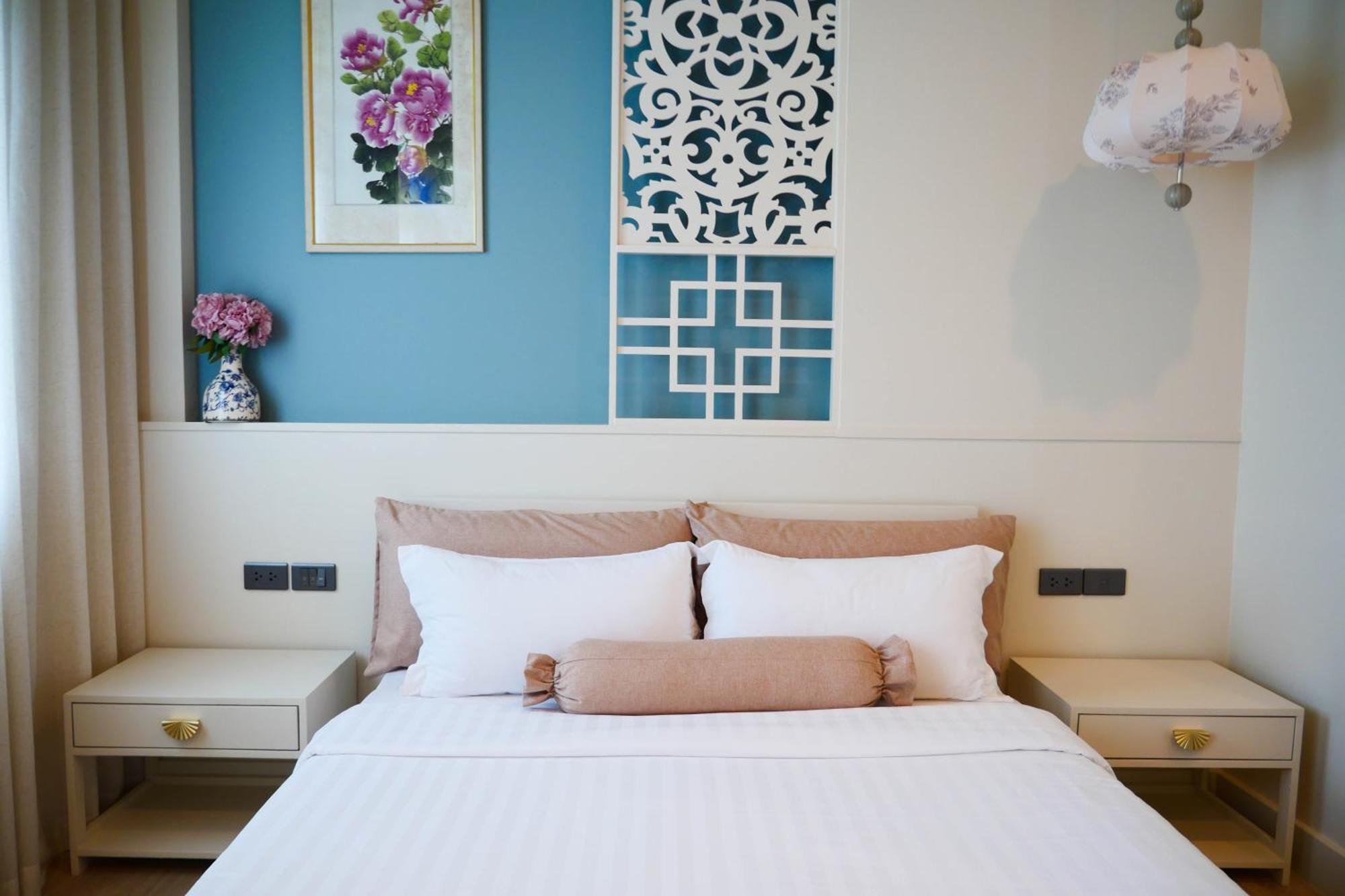 O'nya Phuket Hotel - SHA Extra Plus Bagian luar foto