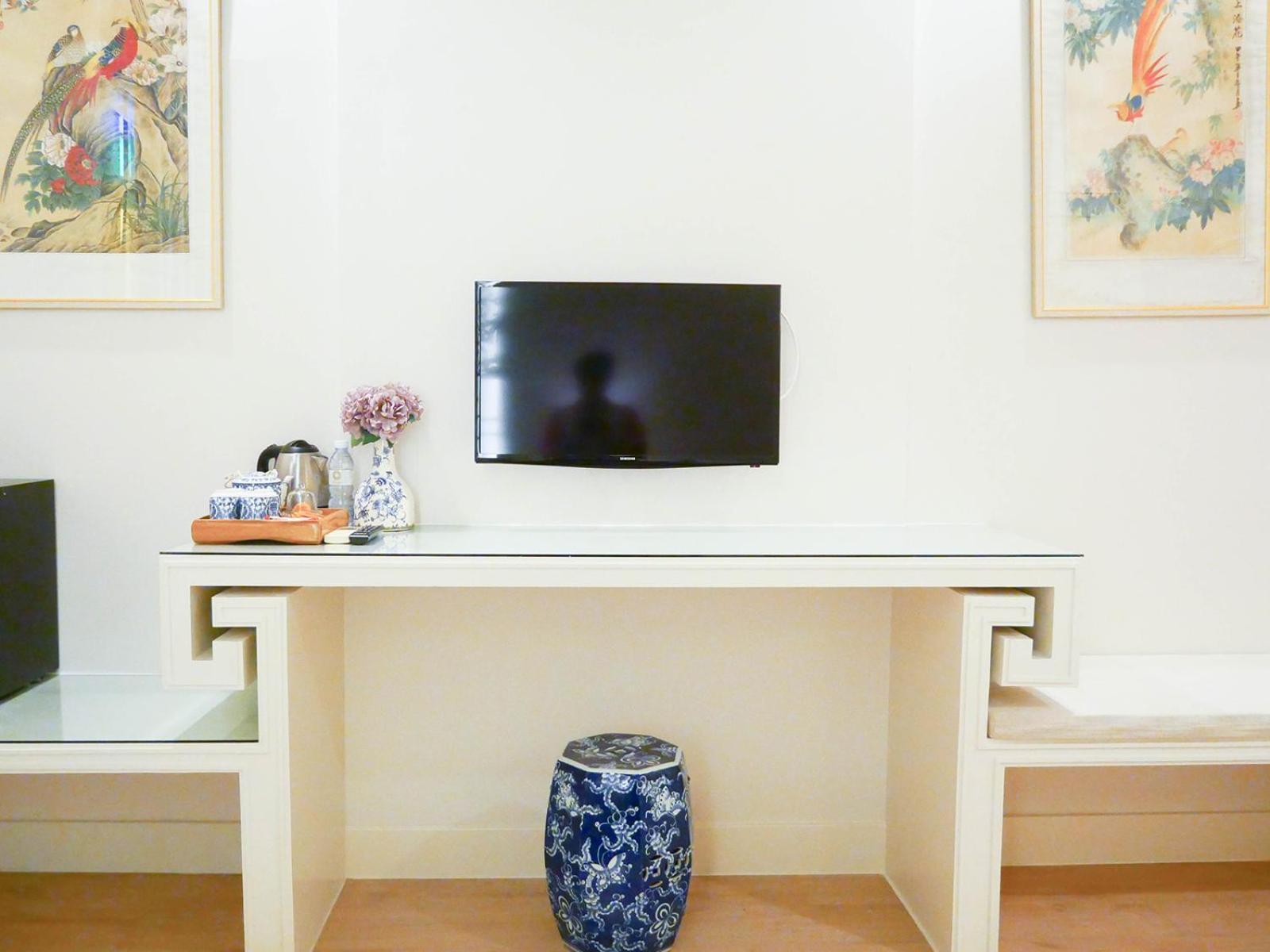 O'nya Phuket Hotel - SHA Extra Plus Bagian luar foto