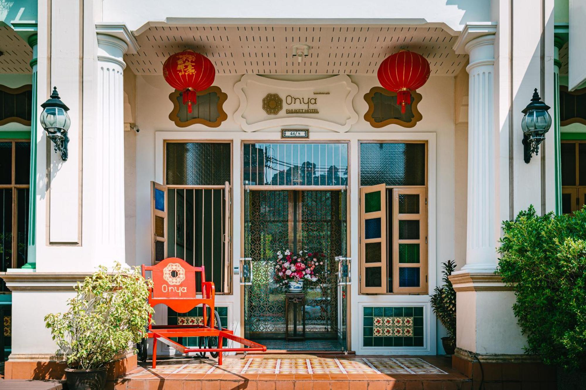 O'nya Phuket Hotel - SHA Extra Plus Bagian luar foto