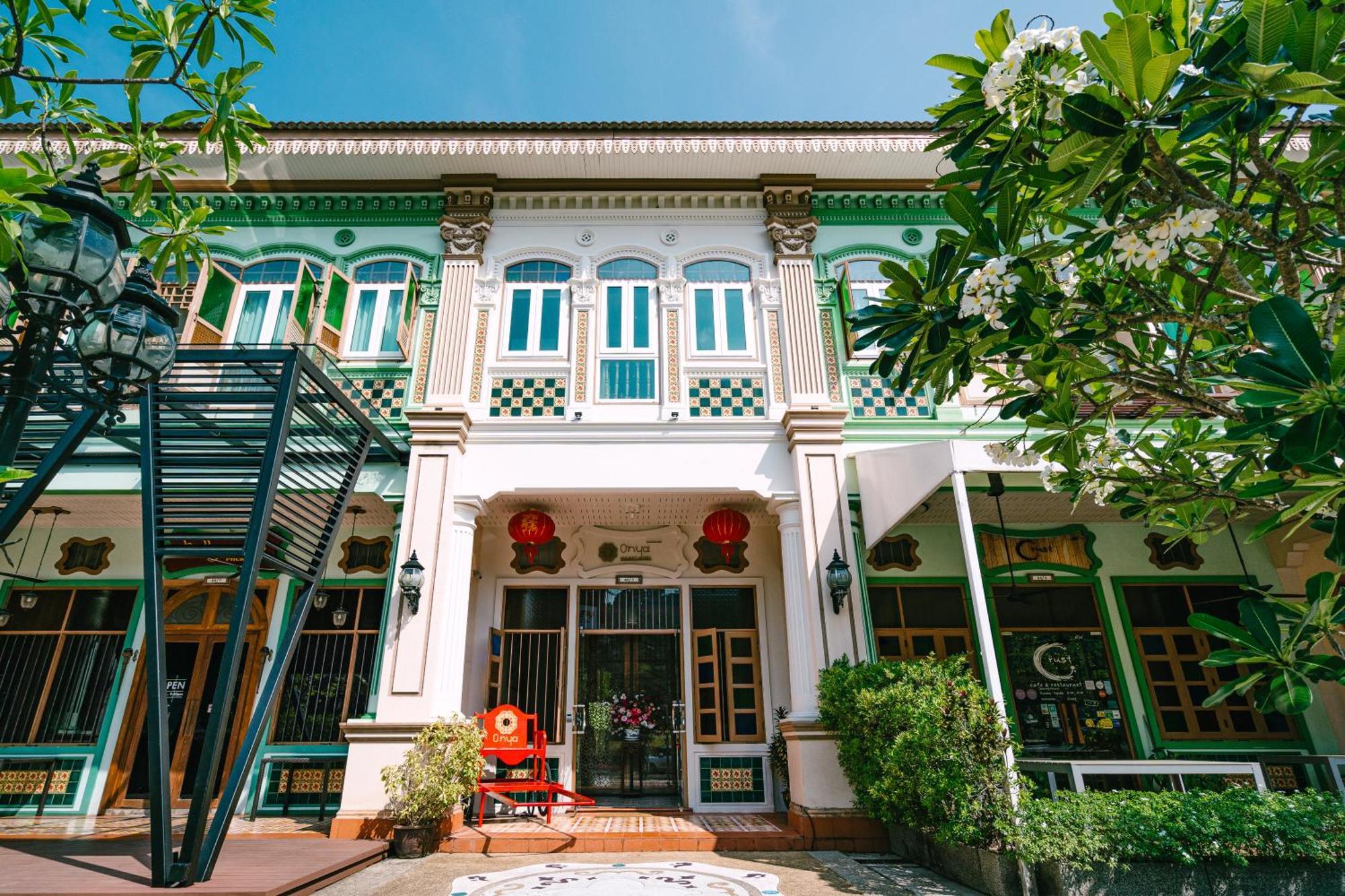 O'nya Phuket Hotel - SHA Extra Plus Bagian luar foto